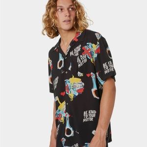 Deus Ex Machina x Naito short sleeve shirt “Be Kind to Your Motor”